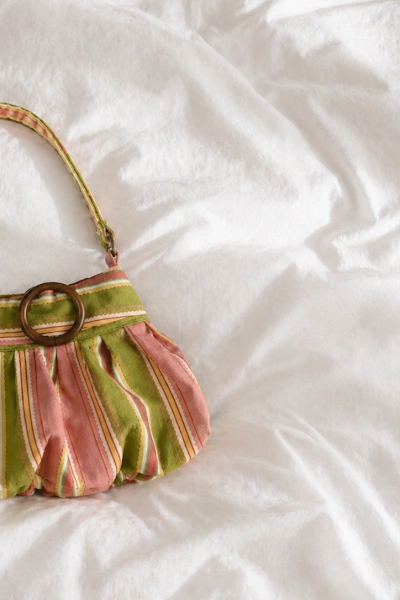 Olivia Bag PDF sewing pattern: pleated shoulder bag, back view