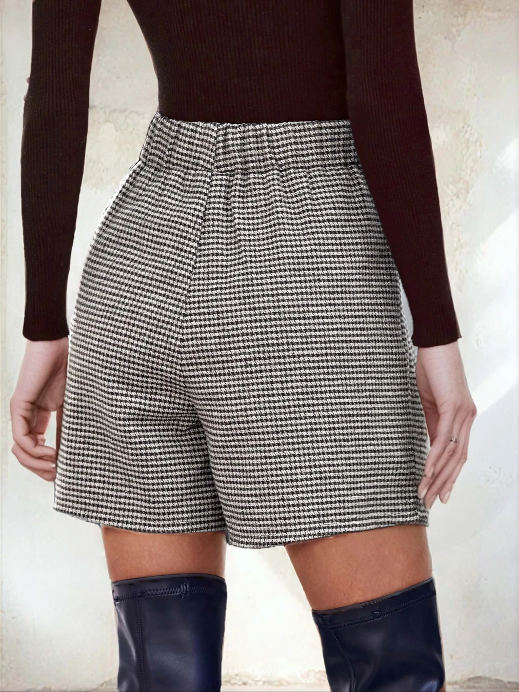 Wide Leg Shorts PDF sewing pattern: tailored wide shorts, back view